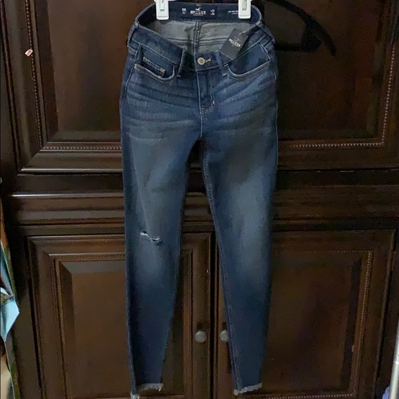 Hollister jeans - Picture 1 of 3